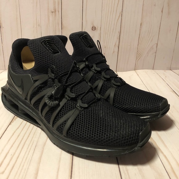 nike shox gravity triple black